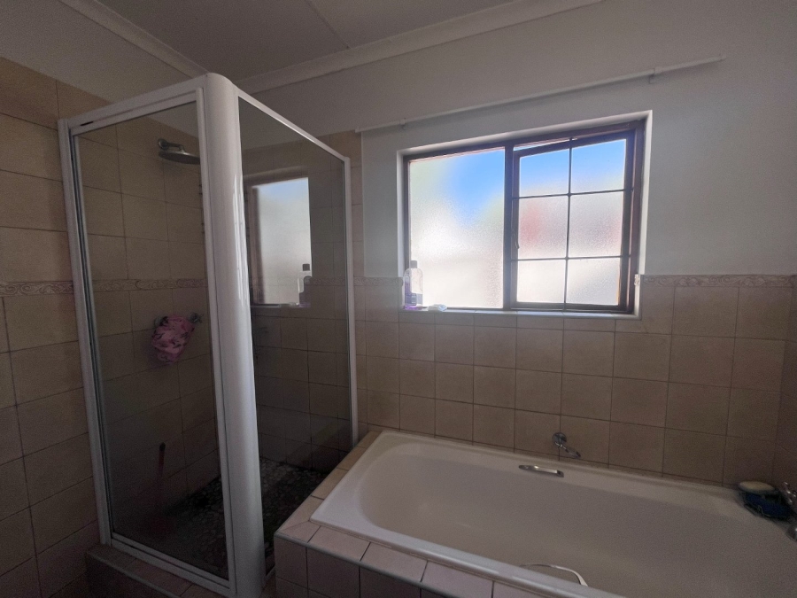 3 Bedroom Property for Sale in Hillside Free State